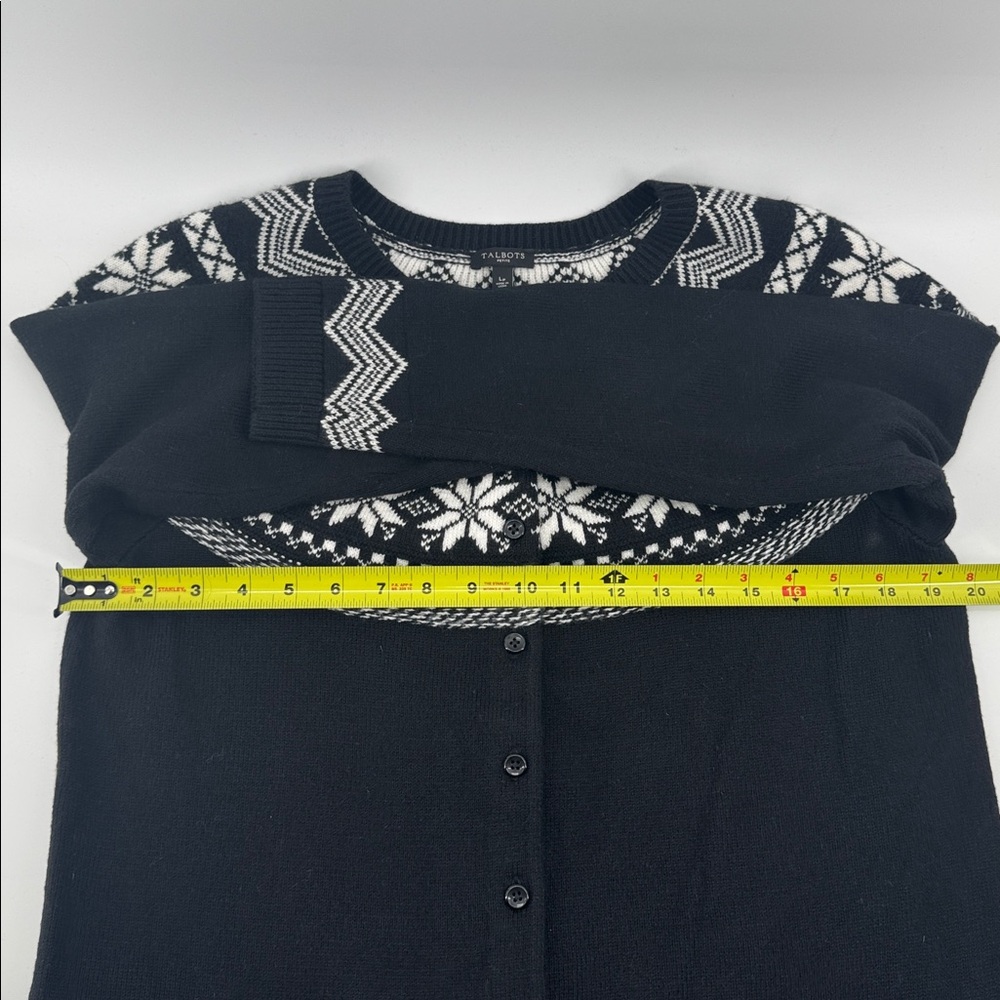Talbots Snowflake Fair Isle Cardigan Black & White Size Large Petite - Picture 8 of 8